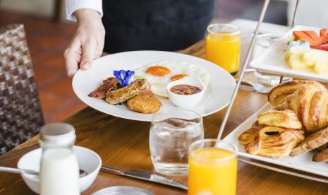 Ilustrasi menu sarapan kolesterol untuk artikel Menu sarapan kolesterol: Lima Menu Sarapan yang Bisa Bikin…