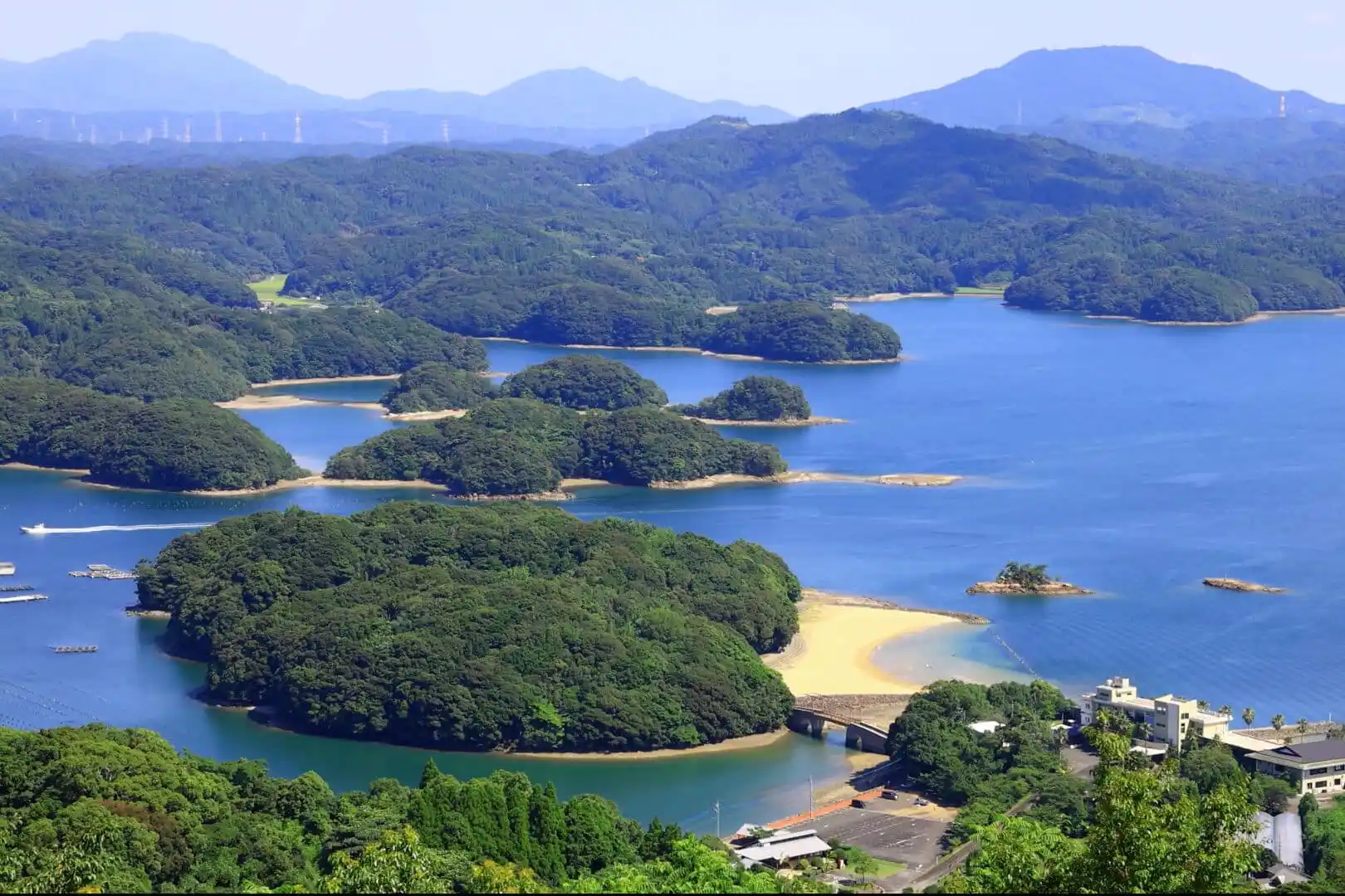Ilustrasi pulau jepang untuk artikel Pulau Jepang Lindungi Alam dan Budaya untuk Masa Depan